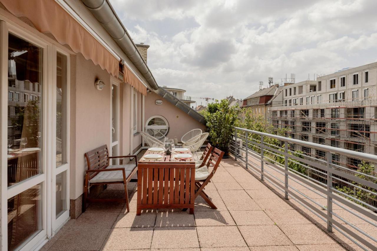 Bright And Spacious Penthouse W/ Terrace & Parking Budapesta Exterior foto